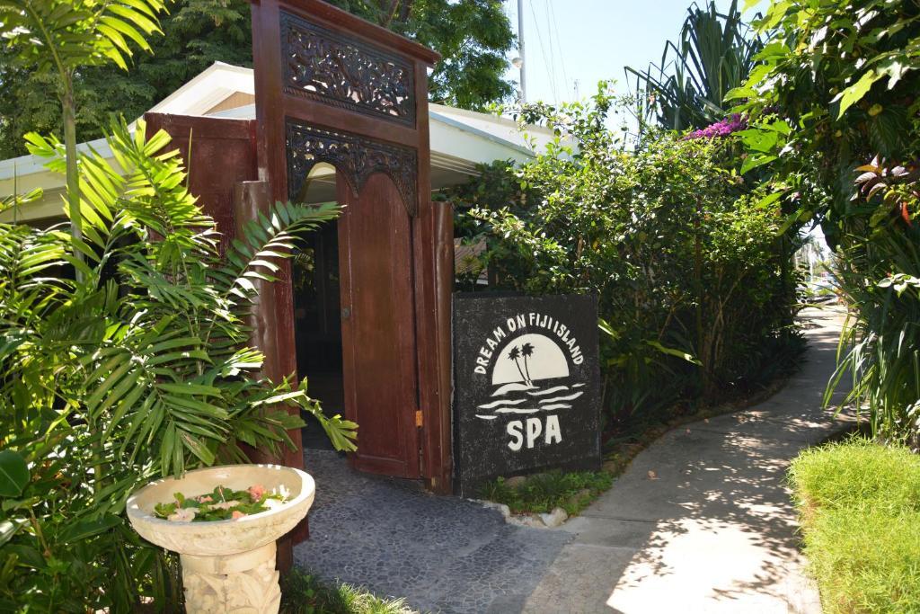 เฟิสต์ แลนดิ้ง บีช รีสอร์ต แอนด์ วิลลา Hotel เลาโตกา ภายนอก รูปภาพ